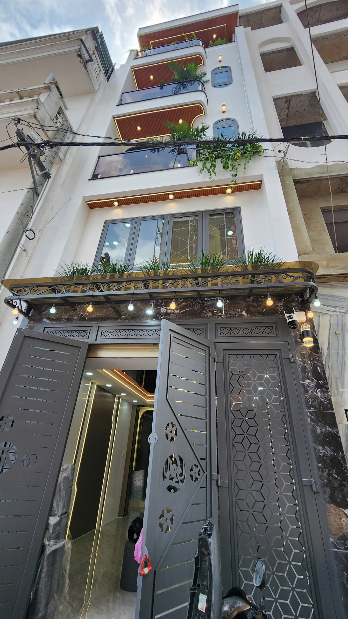 NHÀ PHỐ HIỆN ĐẠI ĐẦU DÃY 6.X TỶ - KDC CẦU ĐÔI 14 CĂN / TX25