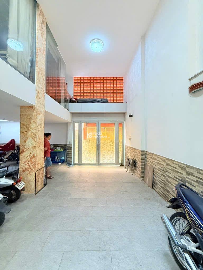 CHÍNH CHỦ BÁN GẤP NHÀ NƠ TRANG LONG HẺM Ô TÔ 5M - 102M .6 TẦNG - THANG MÁY - CÓ GARA Ô TÔ