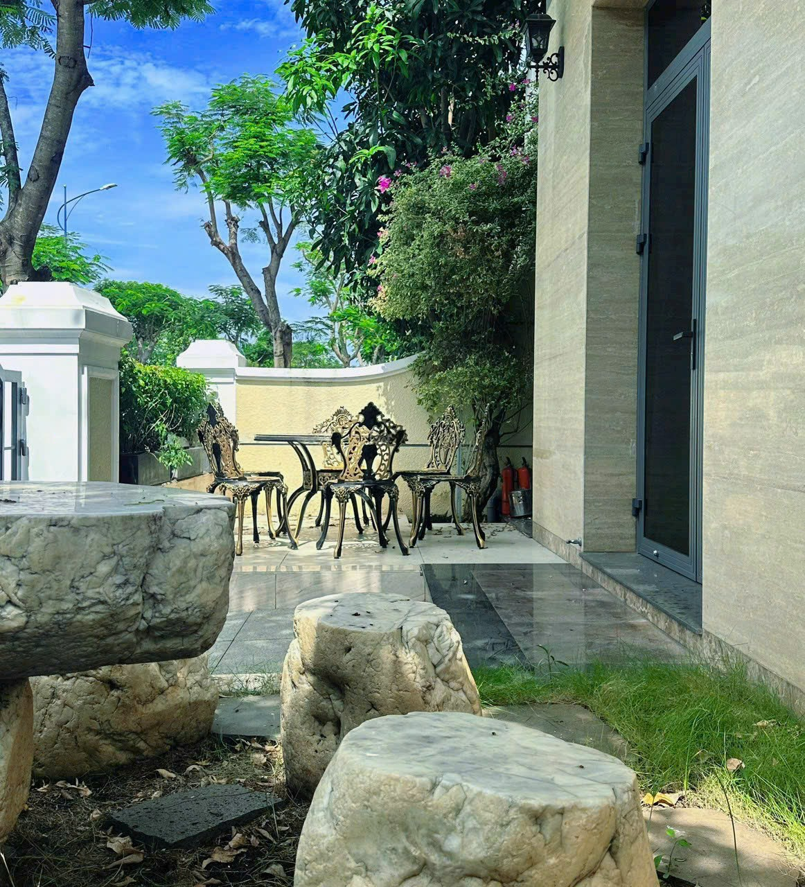 Bán biệt thự góc Verosa Park - Khang Điền, 109m2, full nội thất
