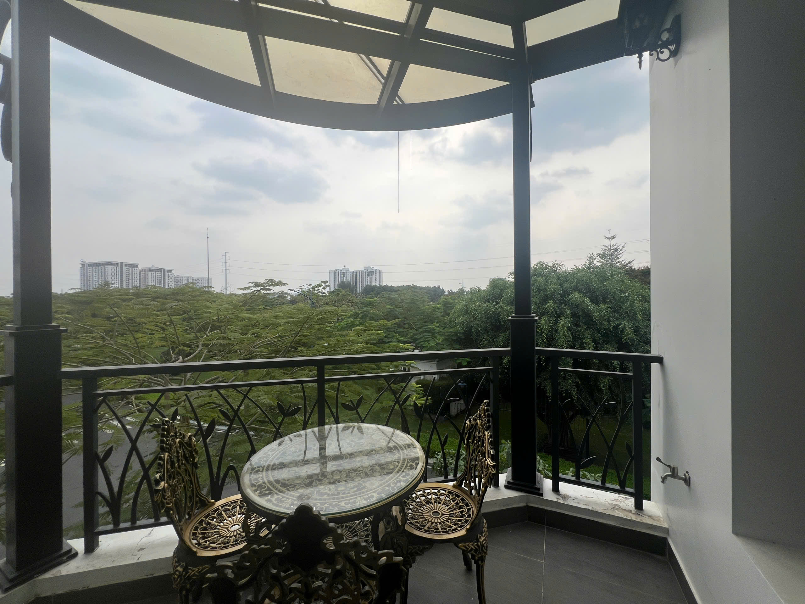 Bán biệt thự góc Verosa Park - Khang Điền, 109m2, full nội thất