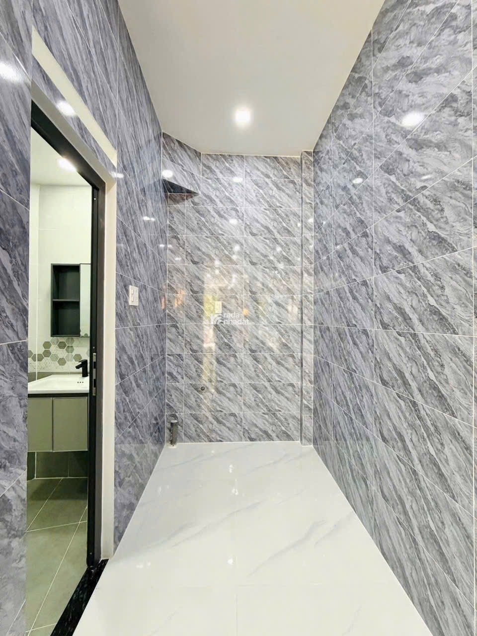 Bán gấp nhà DT 32,4m2 giá 2tỷ850 đường Hoàng Hoa Thám P6 Quận Tân Bình