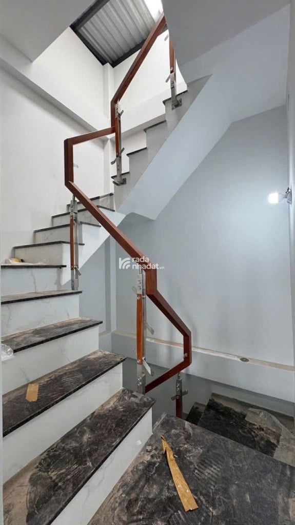 NHÀ MỚI 3 TẦNG - 2PN MASTER, 3WC Ở NGAY.