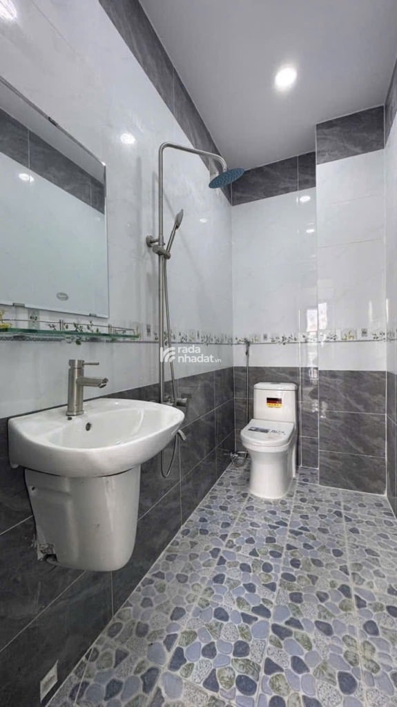 NHÀ MỚI 3 TẦNG - 2PN MASTER, 3WC Ở NGAY.