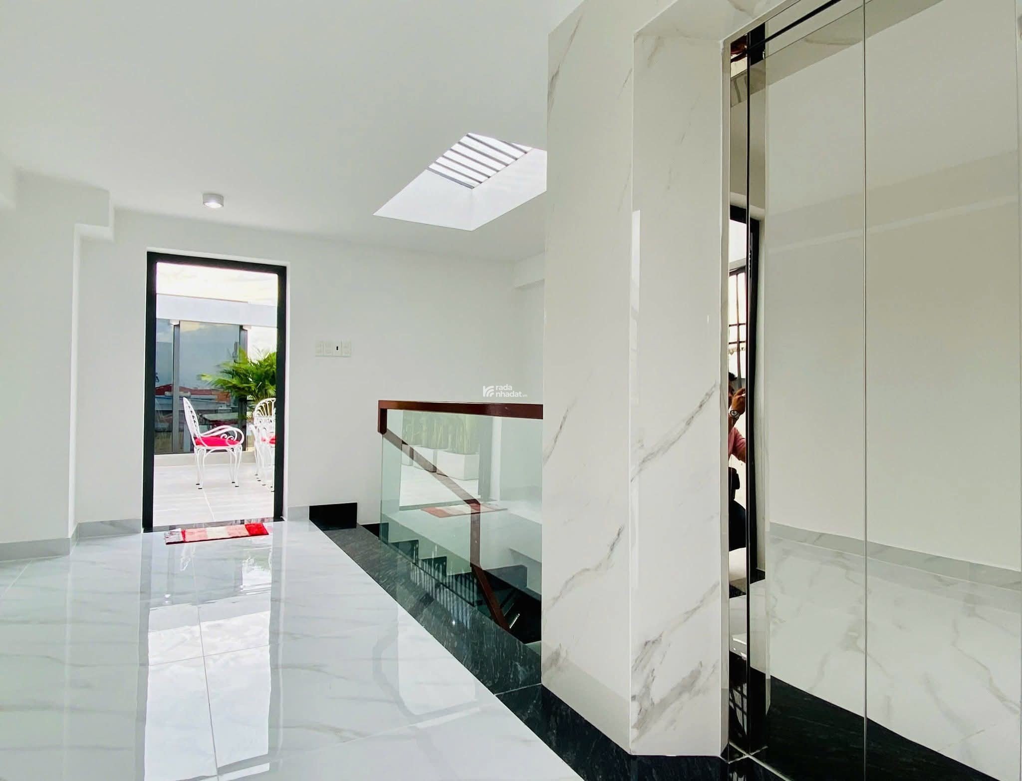 CHÂN DÀI THỐNG NHẤT TÌM ĐẠI GIA 