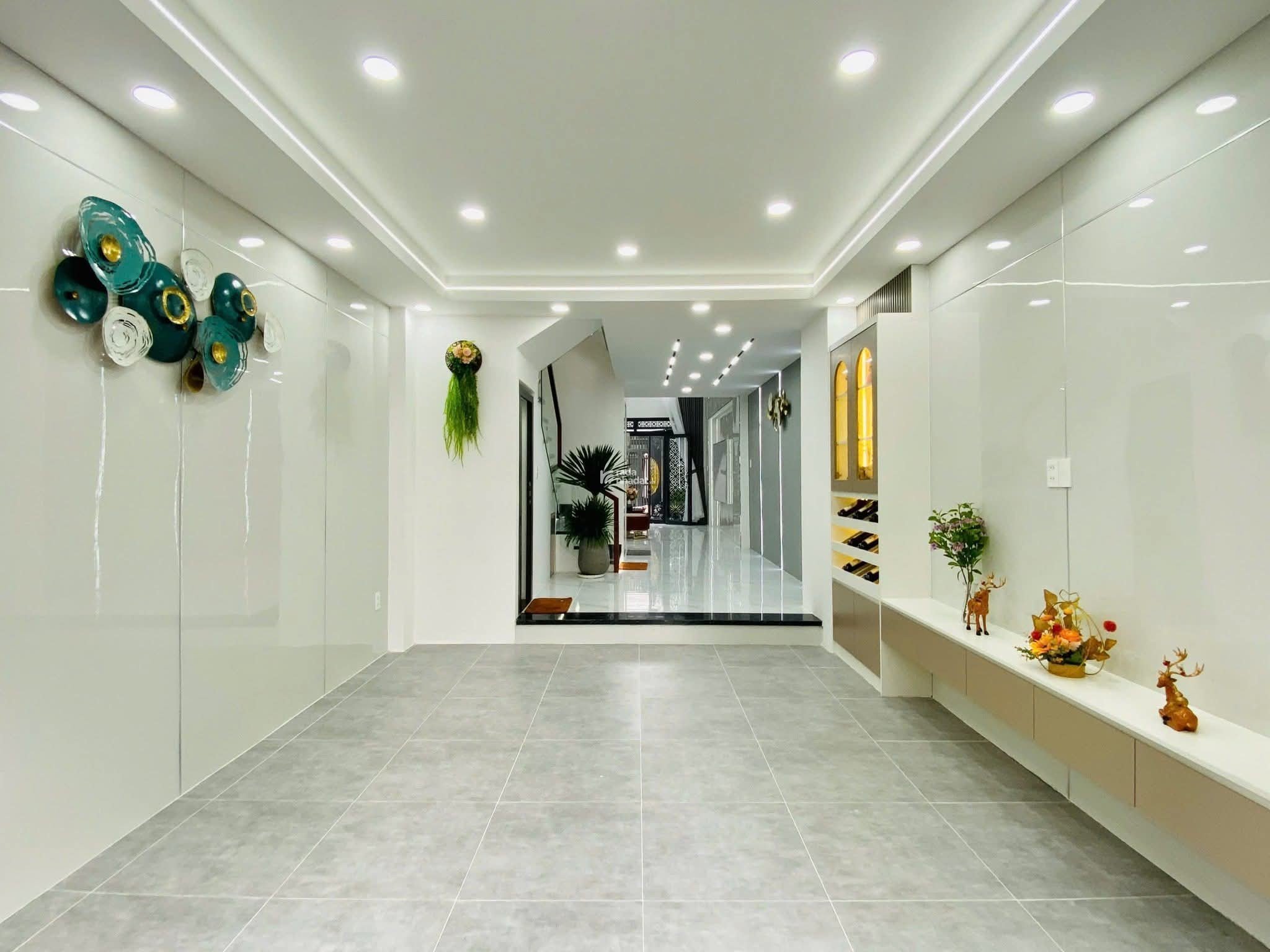 CHÂN DÀI THỐNG NHẤT TÌM ĐẠI GIA 