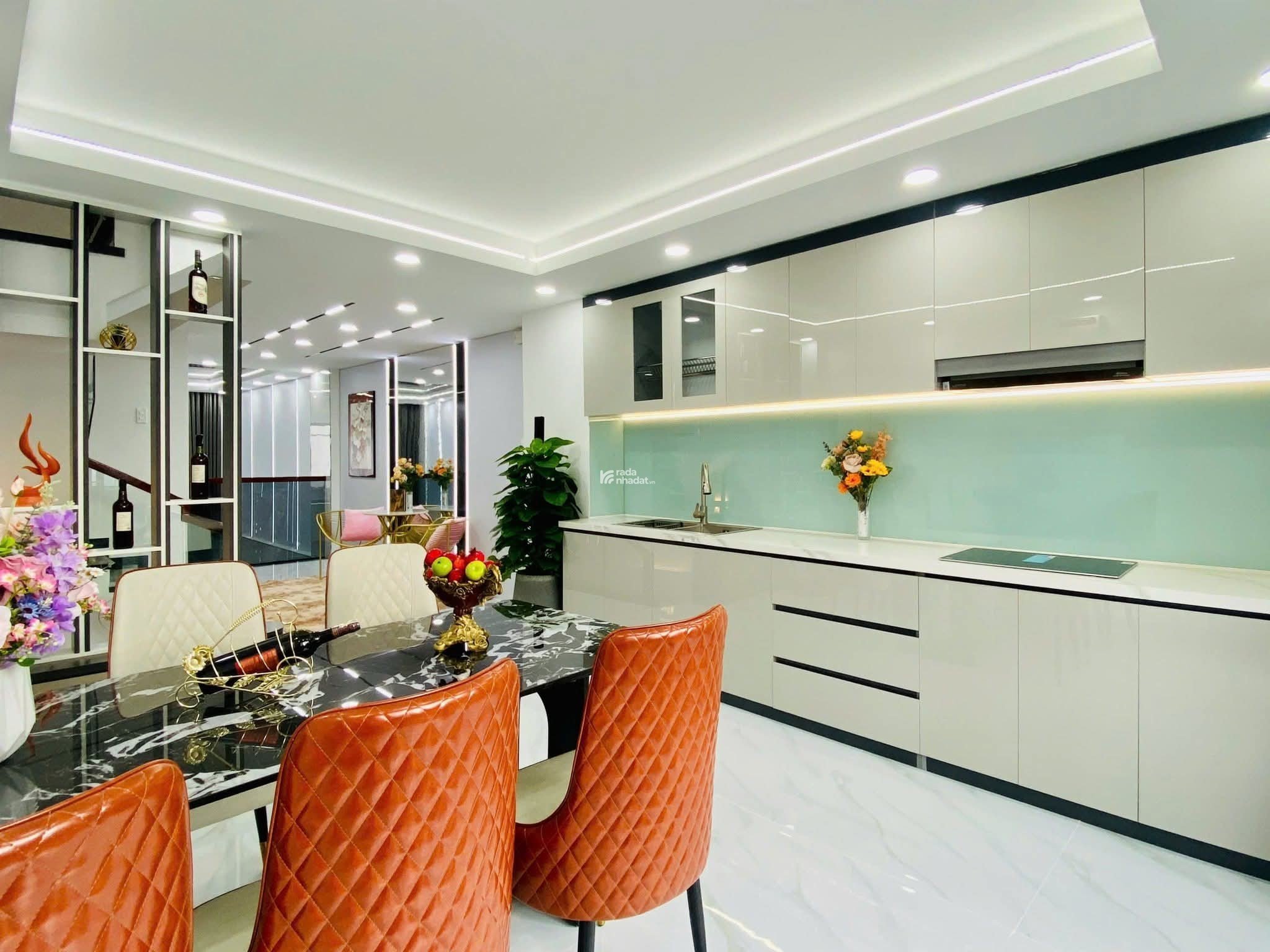 CHÂN DÀI THỐNG NHẤT TÌM ĐẠI GIA 