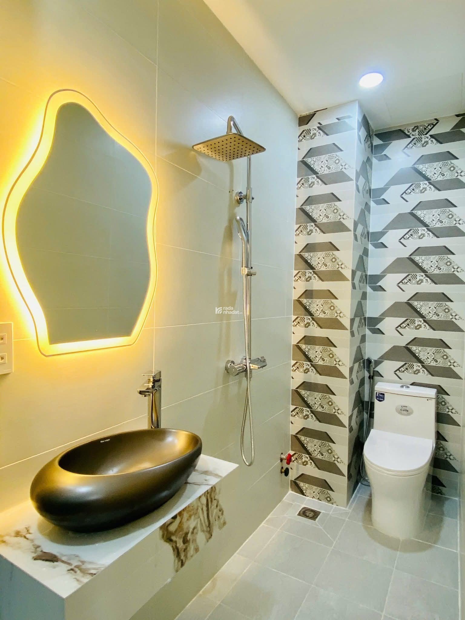 CHÂN DÀI THỐNG NHẤT TÌM ĐẠI GIA 