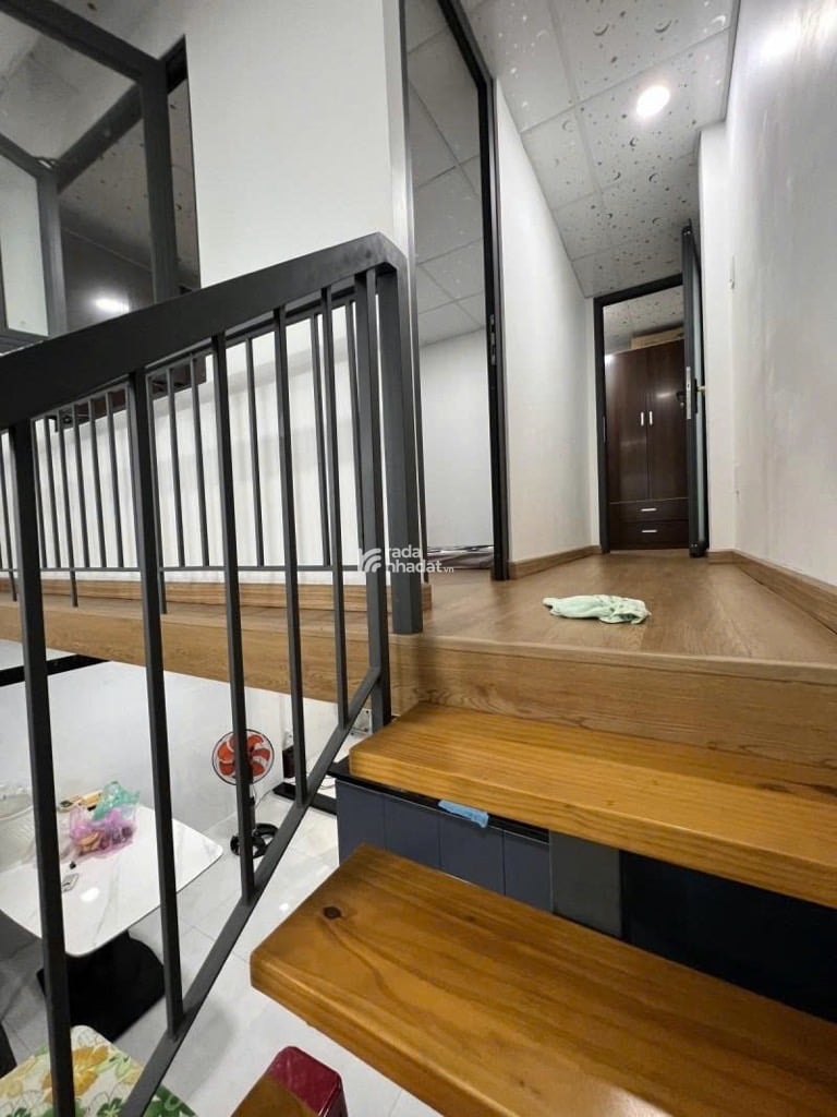 NHÀ 2 TẦNG - 50M2 -TÂN PHÚ - GẦN GA T3 - NGUYỄN HỮU TIẾN - FULL NỘI THẤT - NHỈNH 5 TỶ