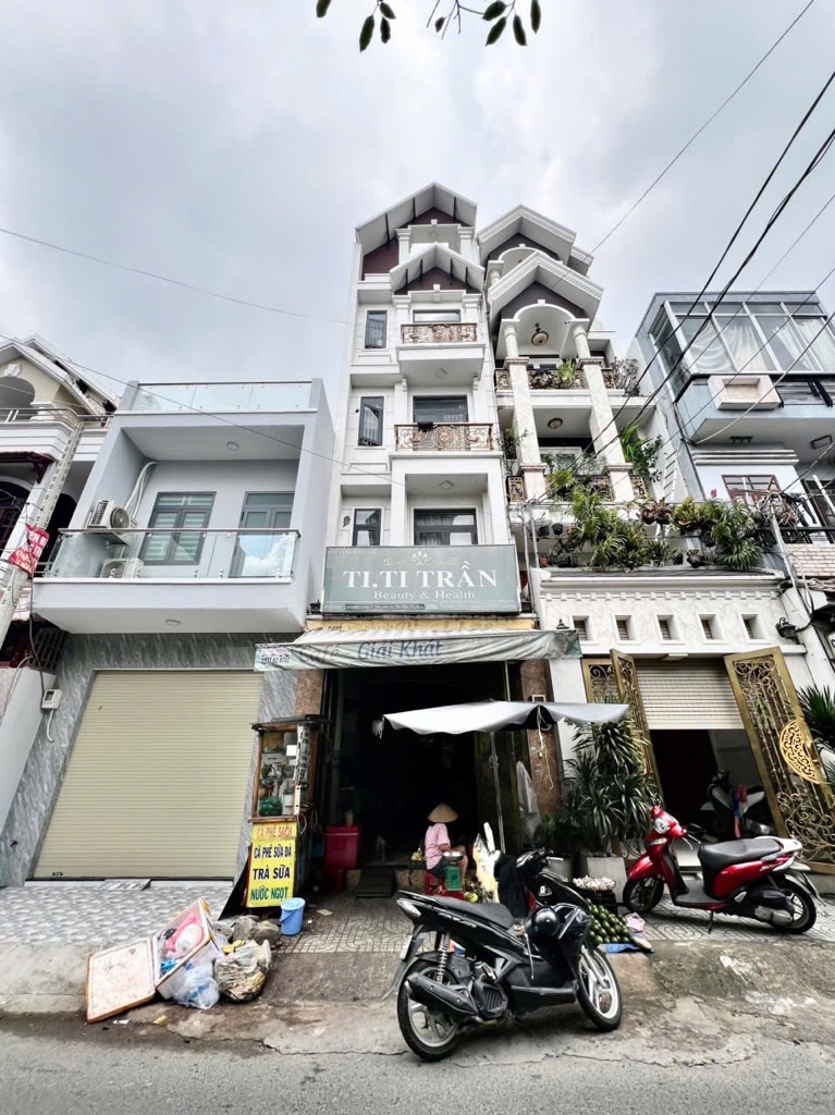  Mặt tiền kinh doanh đỉnh 5 tầng sát công viên Cầu Trắng 