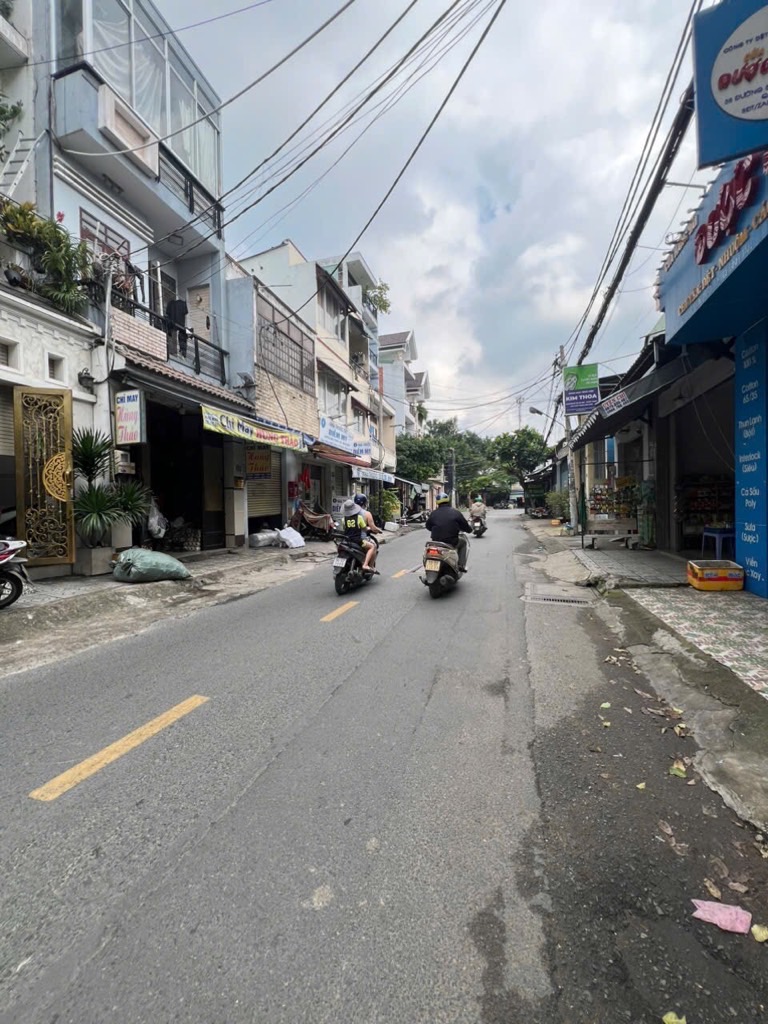  Mặt tiền kinh doanh đỉnh 5 tầng sát công viên Cầu Trắng 