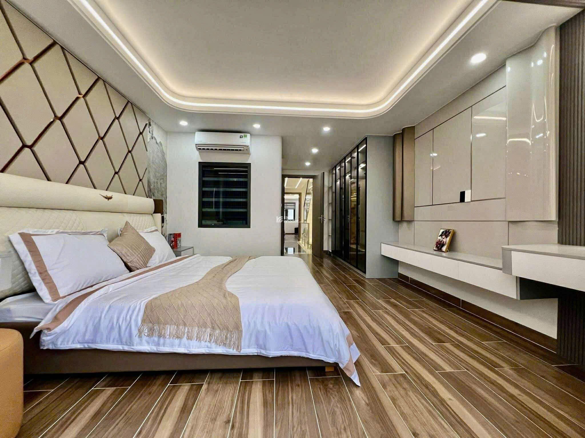 NHÀ 80M2 5 TẦNG MỚI TOANH - THANG MÁY, Ô TÔ NGỦ TRONG NHÀ - NGUYỄN VĂN KHỐI GÒ VẤP