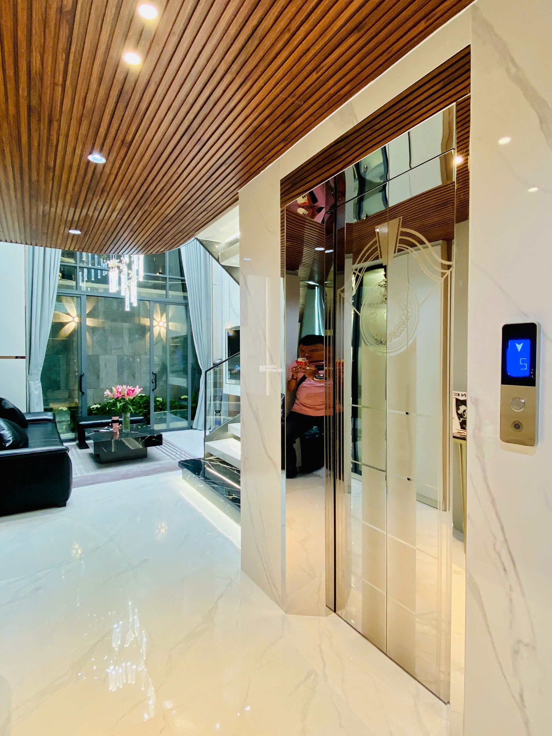 Nhà đẹp 6 tầng lung linh hẻm 317 Thống Nhất ngang 4.2m 67m2 KM T.Máy gần Lotte 13 tỷ hơn