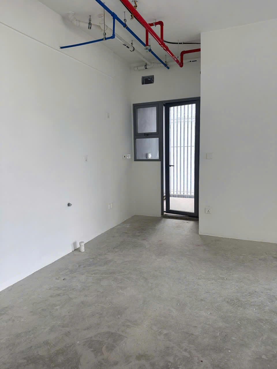 bán căn góc 2PN2WC - 5,75 tỷ bao thuế phí - 85m2 - bàn giao thô Celesta Rise
