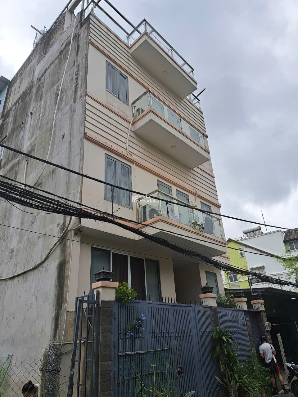 NHÀ ĐẸP HẺM XE TẢI VI VU, 5 TẦNG, VỪA Ở VỪA CHO THUÊ, KHU GIGAMAL, 8X18 CHỈ 20 TỶ.