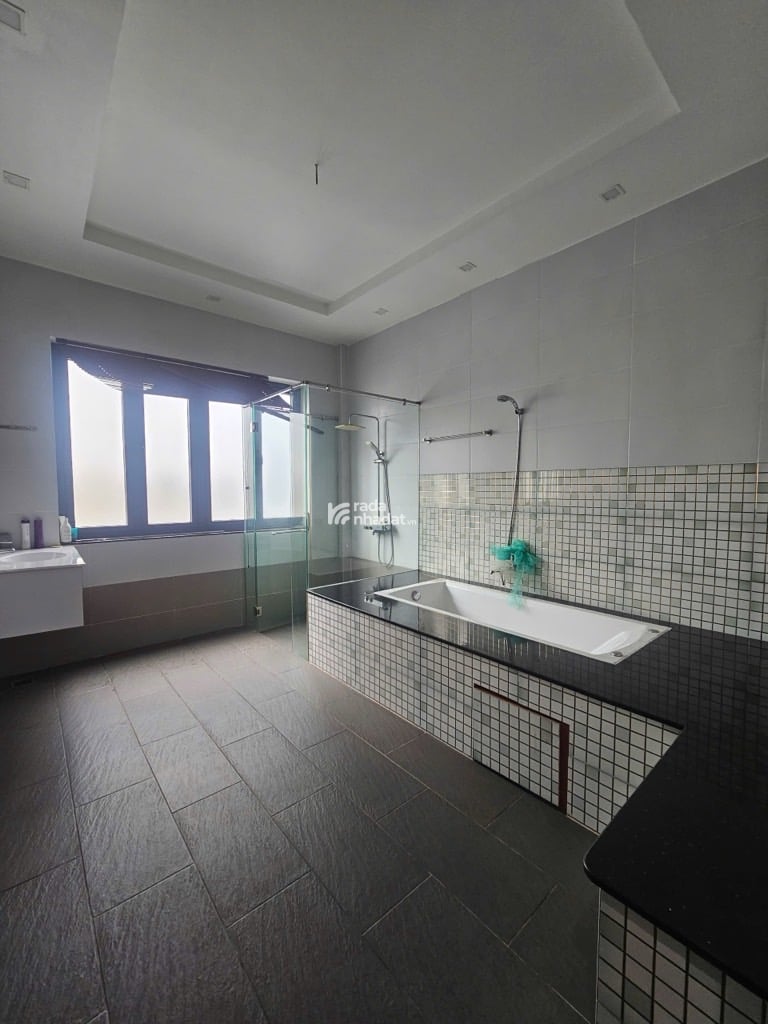 BÁN NHÀ MẶT TIỀN KHU TÊN LỬA 100M2 11.9 TỶ 4 TẦNG VIEW CÔNG VIÊN 