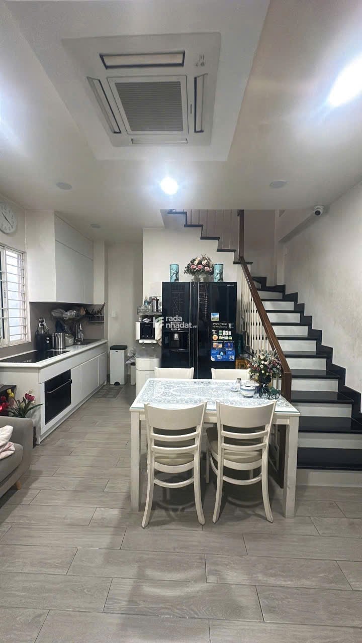 Nhà Nguyễn Đình Khơi, Hoàng Văn Thụ, Tân Bình, 4m x 6m, 3 tầng, 4.99 tỷ.