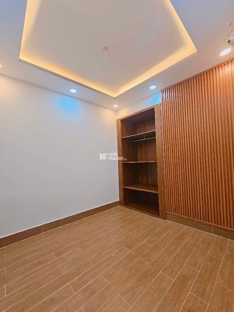 NHÀ ĐẸP 2 TẦNG - KẾ CHỢ TÂN BÌNH - 30M2 - LẠC LONG QUÂN - TÂN BÌNH - NỞ HẬU
