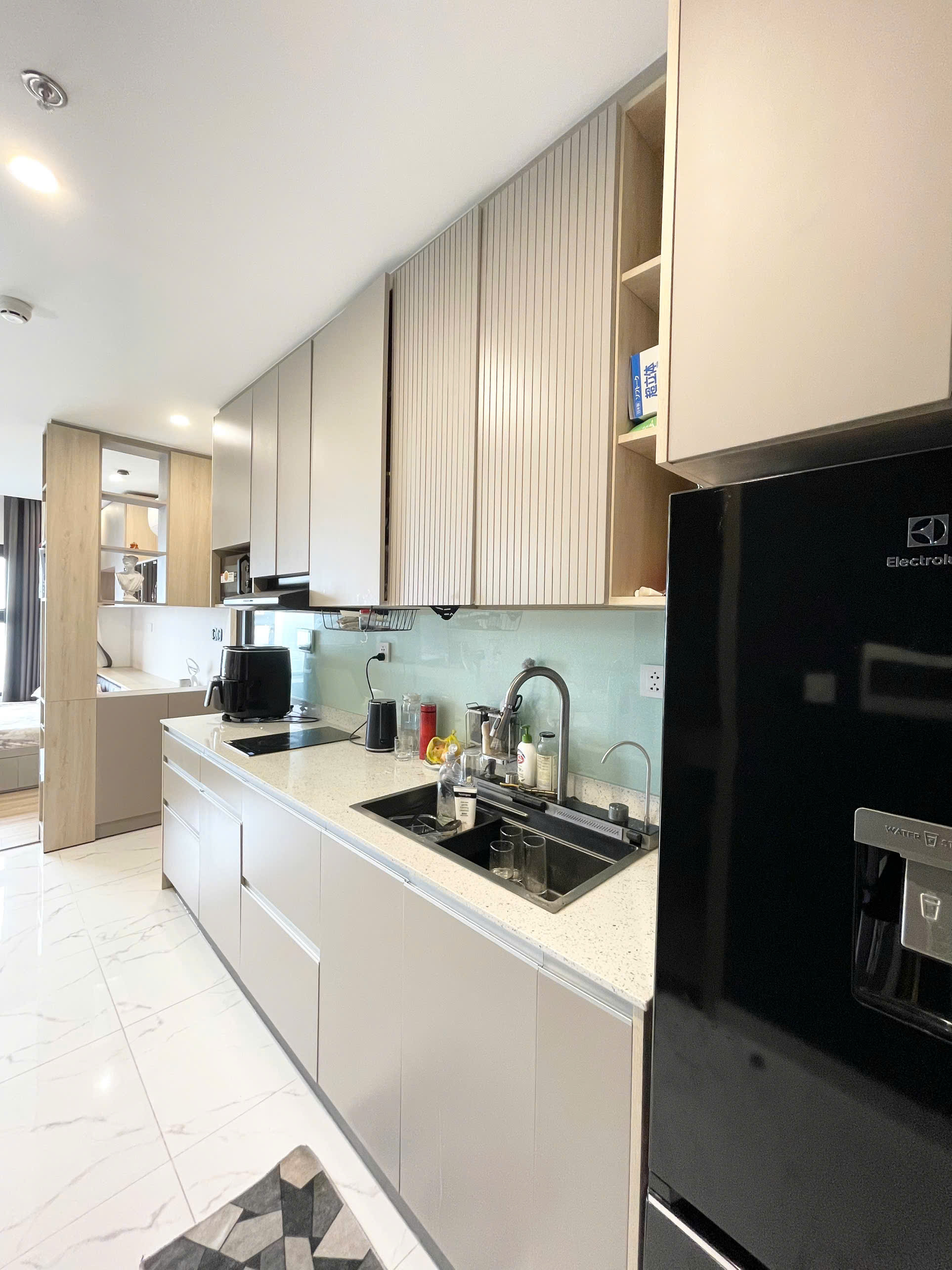Chính chủ bán STUDIO 37m2 CÓ SỔ HỒNG FULL NỘI THẤT CHỈ 2,29 TỶ TẠI VINHOMES GRAND PARK