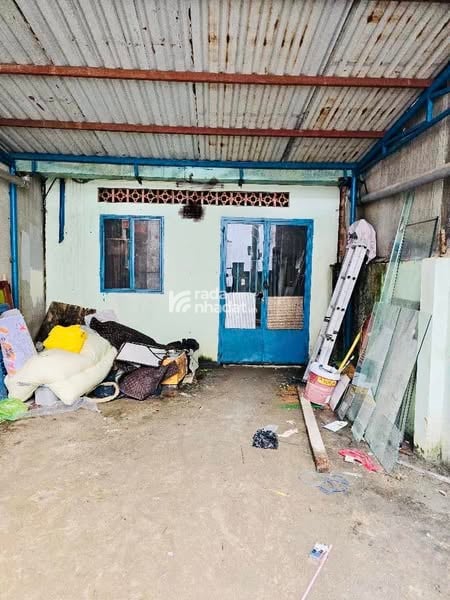 BÁN ĐẤT TẶNG NHÀ GẦN CHỢ TÂN HƯƠNG 2 MẶT HẺM  GẦN 100M  CHỈ 7 TỶ TL