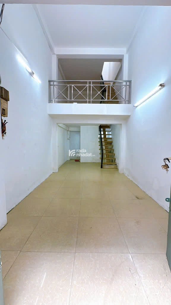 Nhà bán đường Đoàn Văn Bơ quận 4 sát trung tâm, 60m2 giá 3,9 tỷ sang tên ngay