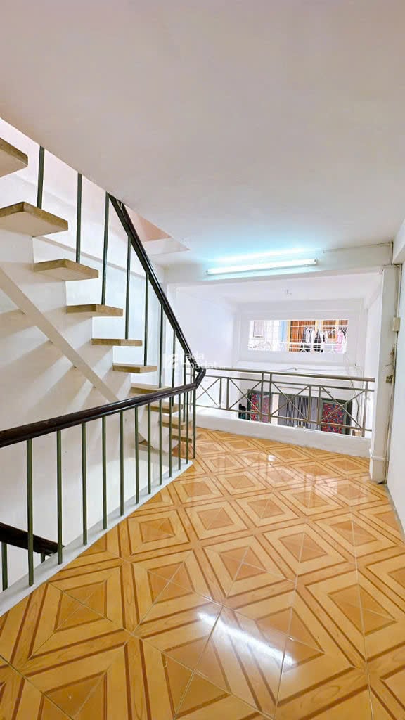 Nhà bán đường Đoàn Văn Bơ quận 4 sát trung tâm, 60m2 giá 3,9 tỷ sang tên ngay