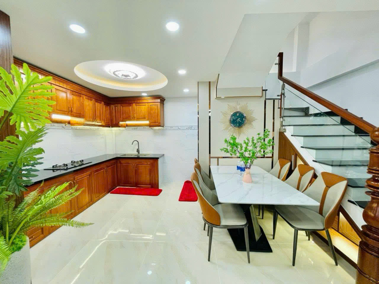 Xoay vốn kinh doanh bán gấp nhà 4 tầng Nguyễn Thượng Hiền, Phú Nhuận, 53m2, SHR giá 3 tỷ 870 TL