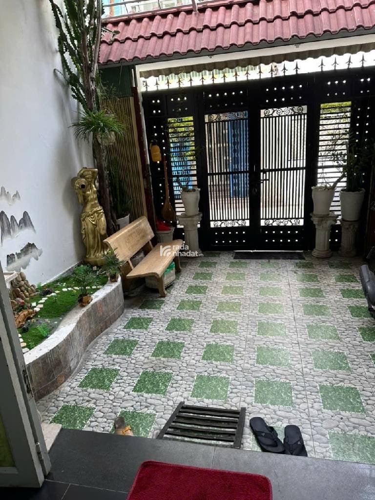  Nhà vừa ở vừa kinh doanh, hiện đang mở PHÒNG KHÁM.