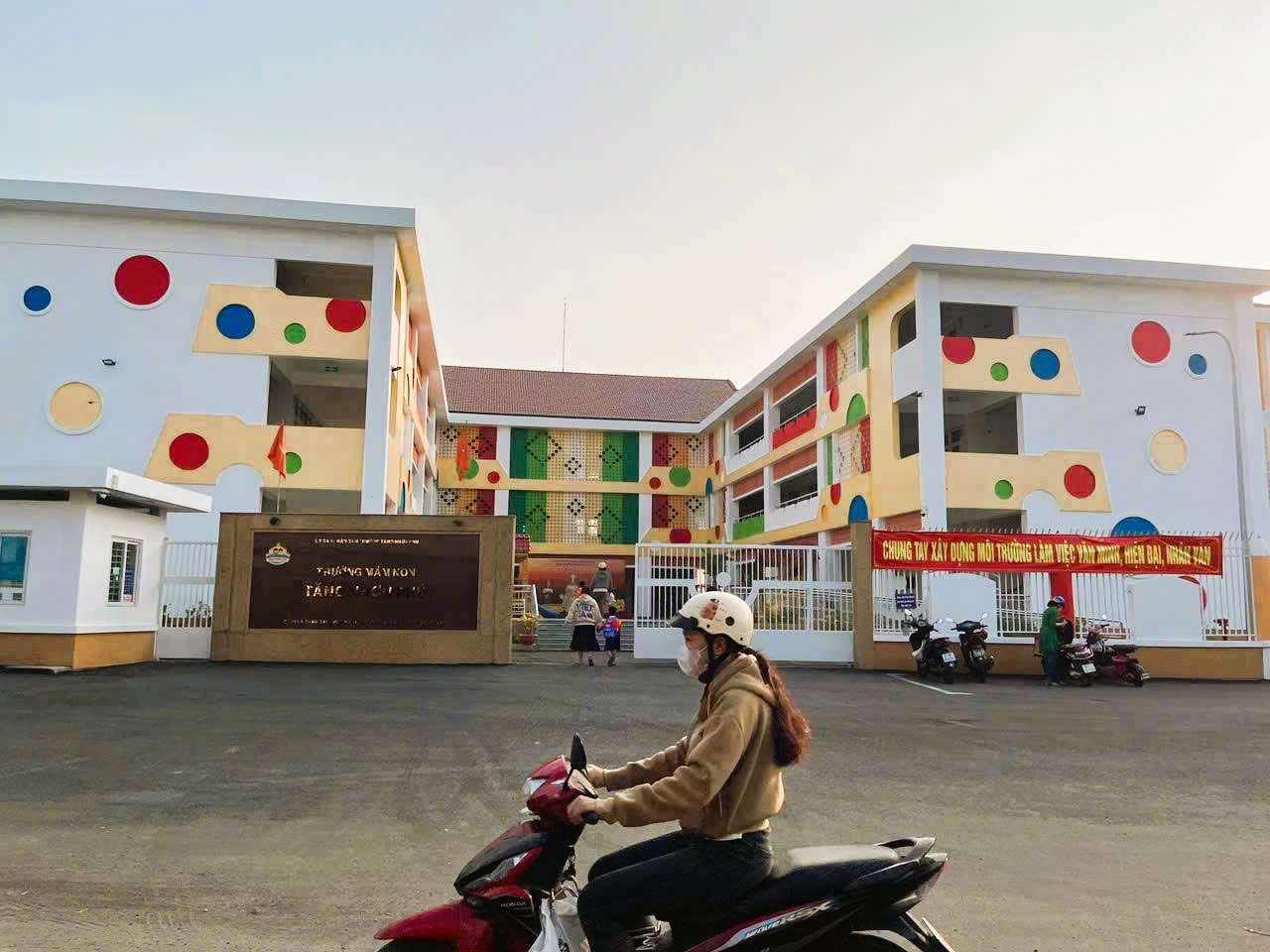 CĂN GÓC 2 MẶT TIỀN, 129M2 NGANG 7.36M HIẾM, ĐƯỜNG NHỰA KINH DOANH TỐT, CHỈ 8.9 TỶ