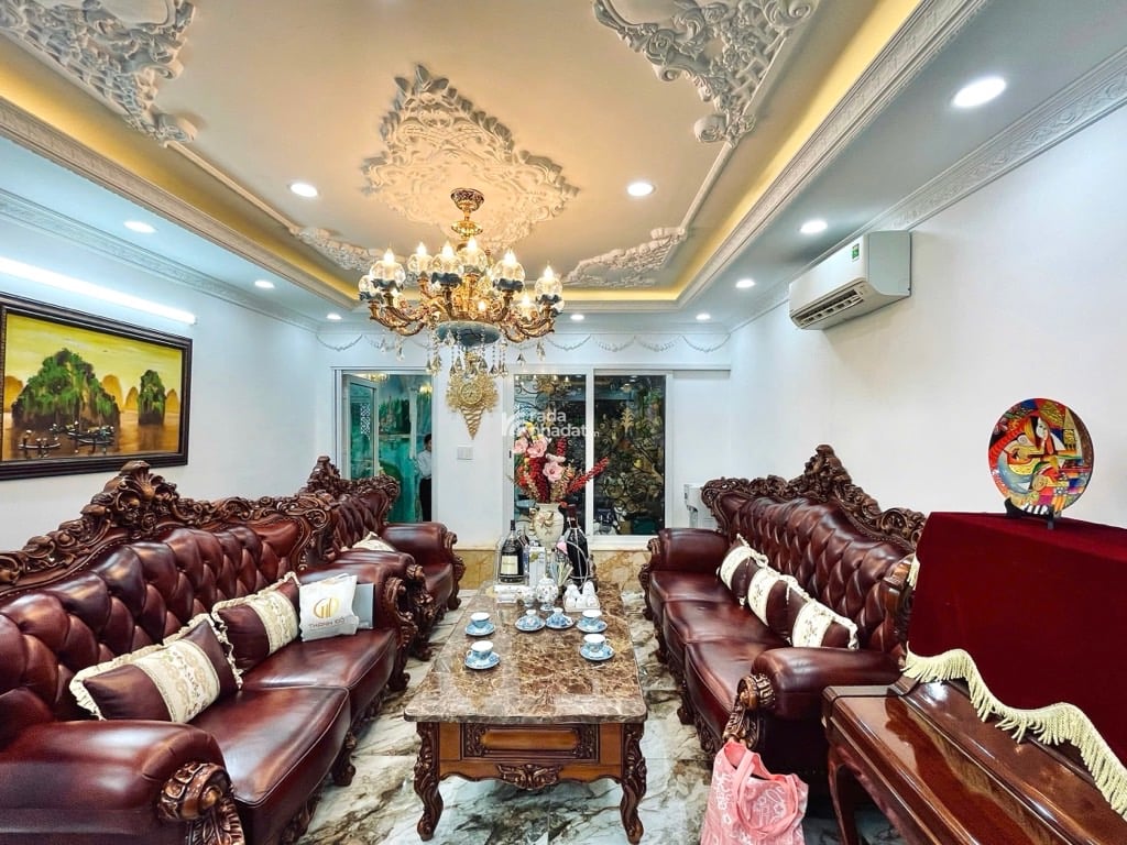 Siêu phẩm mặt tiền đường 3 Tháng 2 - 5 tầng kiểu Âu - hot Quận 10 cuối năm 2025