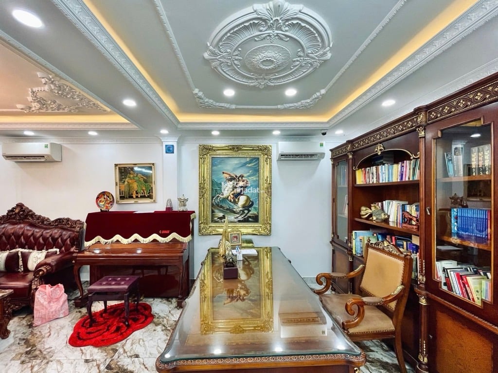 Siêu phẩm mặt tiền đường 3 Tháng 2 - 5 tầng kiểu Âu - hot Quận 10 cuối năm 2025