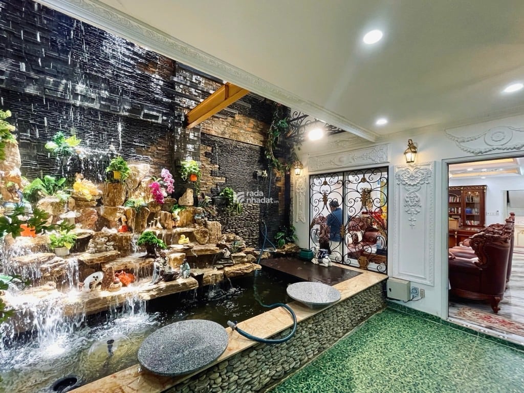 Siêu phẩm mặt tiền đường 3 Tháng 2 - 5 tầng kiểu Âu - hot Quận 10 cuối năm 2025