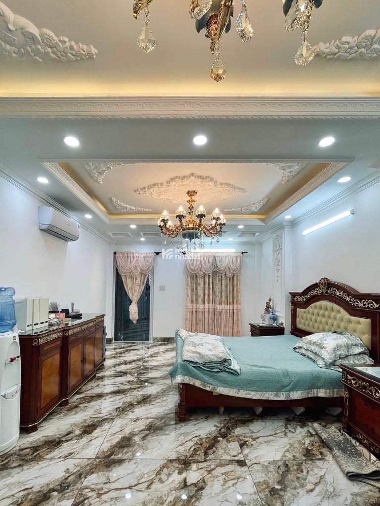 Siêu phẩm mặt tiền đường 3 Tháng 2 - 5 tầng kiểu Âu - hot Quận 10 cuối năm 2025