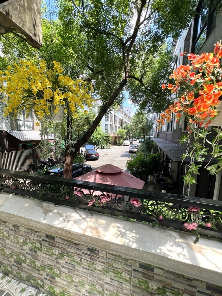 Siêu phẩm mặt tiền đường 3 Tháng 2 - 5 tầng kiểu Âu - hot Quận 10 cuối năm 2025