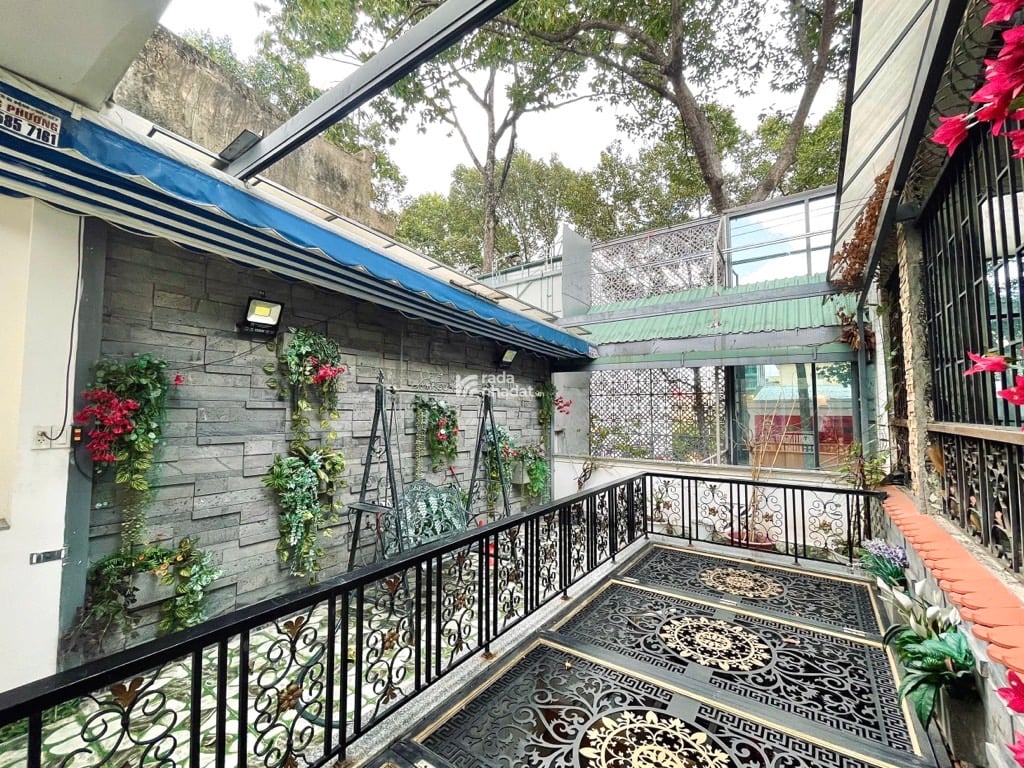 Siêu phẩm mặt tiền đường 3 Tháng 2 - 5 tầng kiểu Âu - hot Quận 10 cuối năm 2025