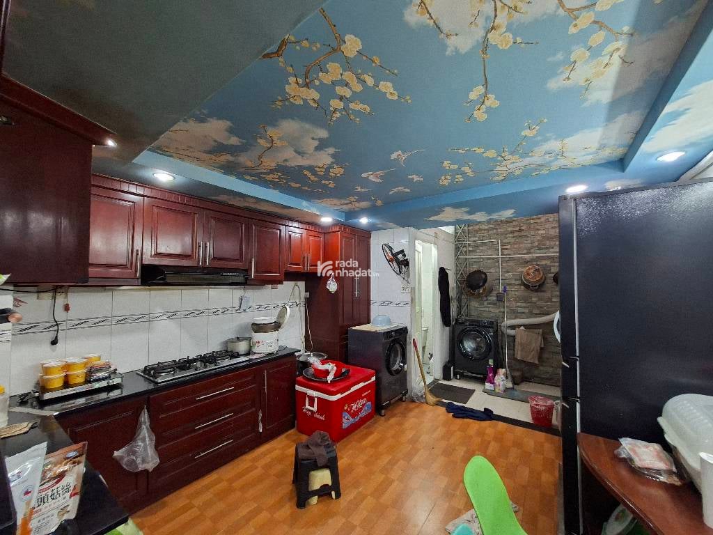  Hiện Trạng: Nhà 1 trệt,  lửng, 3 lầu. Gồm 5 phòng ngủ,  phòng thờ và 4 WC.  