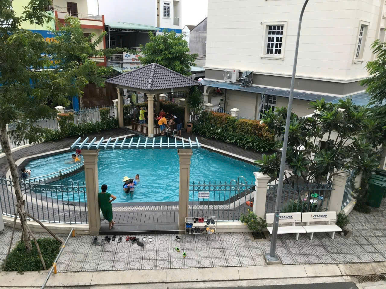 Chính chủ bán NHÀ PHỐ 100m2 khu compound an ninh24/7 mặt tiền Đỗ Xuân Hợp
