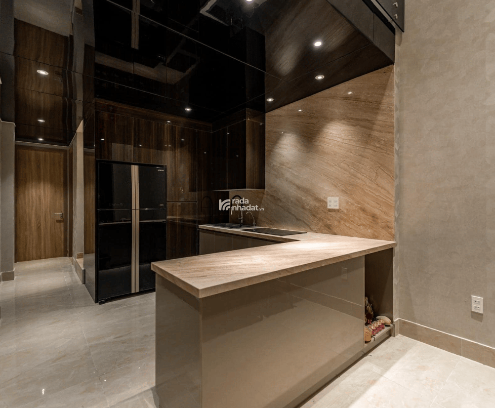 NHÀ PHỐ HIỆN ĐẠI 2 LẦU 1 TRỆT FULL NỘI THẤT, TRUNG TÂM THỦ DẦU MỘT 