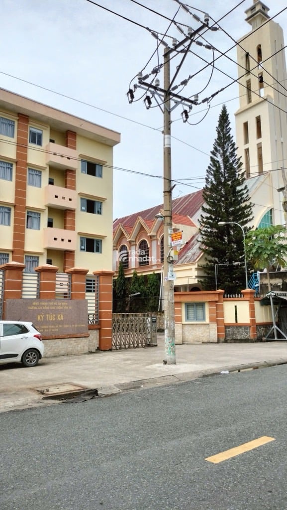  BÁN GẤP NHÀ 2 TẦNG TRUNG MỸ TÂY _ NGAY TRƯỜNG CAO ĐẲNG GIAO THÔNG VẬN TẢI TMT 