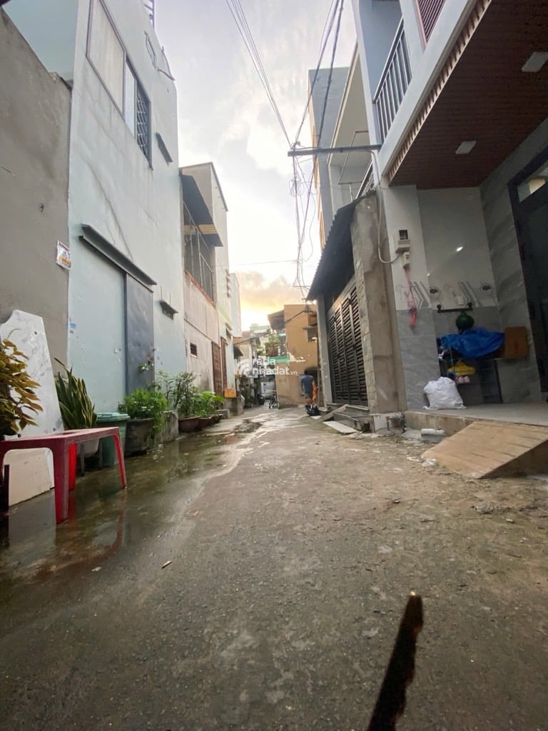  BÁN GẤP NHÀ 2 TẦNG TRUNG MỸ TÂY _ NGAY TRƯỜNG CAO ĐẲNG GIAO THÔNG VẬN TẢI TMT 