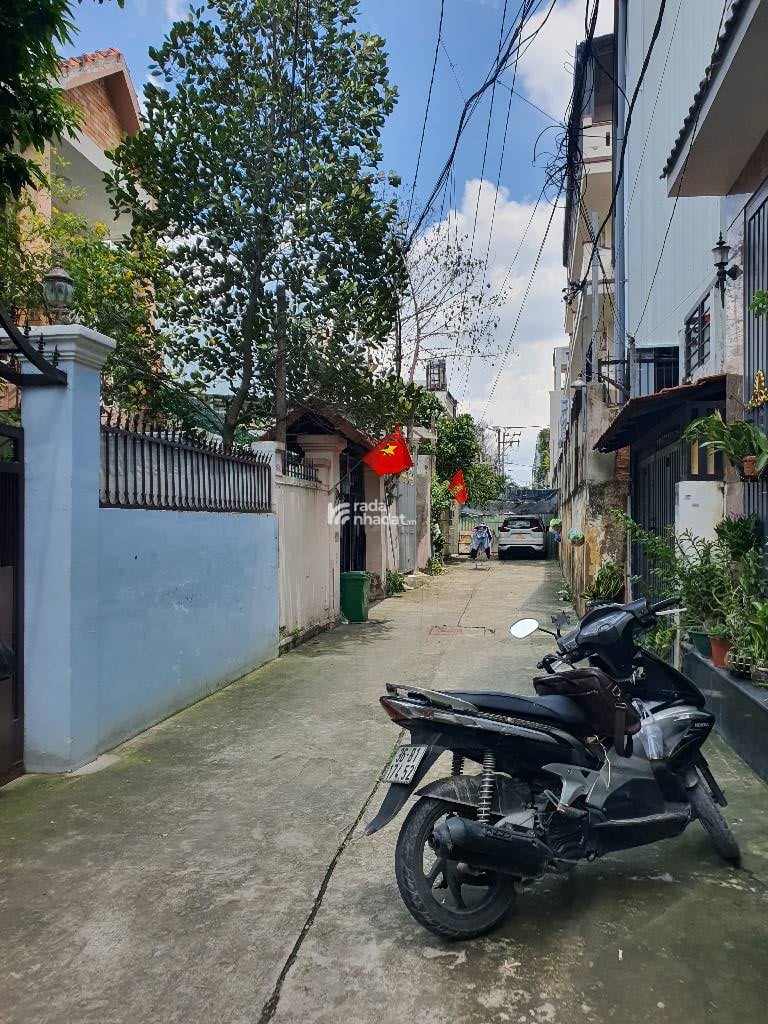 BÁN NHÀ HẺM XE HƠI TRÁNH NHAU, SÁT MẶT TIỀN GẦN CHỢ HIỆP BÌNH, 7X20 CHỈ 12,5 TỶ.