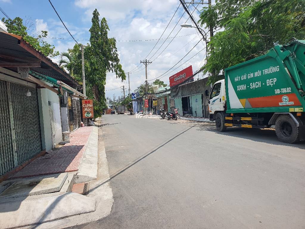 BÁN NHÀ HẺM XE HƠI TRÁNH NHAU, SÁT MẶT TIỀN GẦN CHỢ HIỆP BÌNH, 7X20 CHỈ 12,5 TỶ.