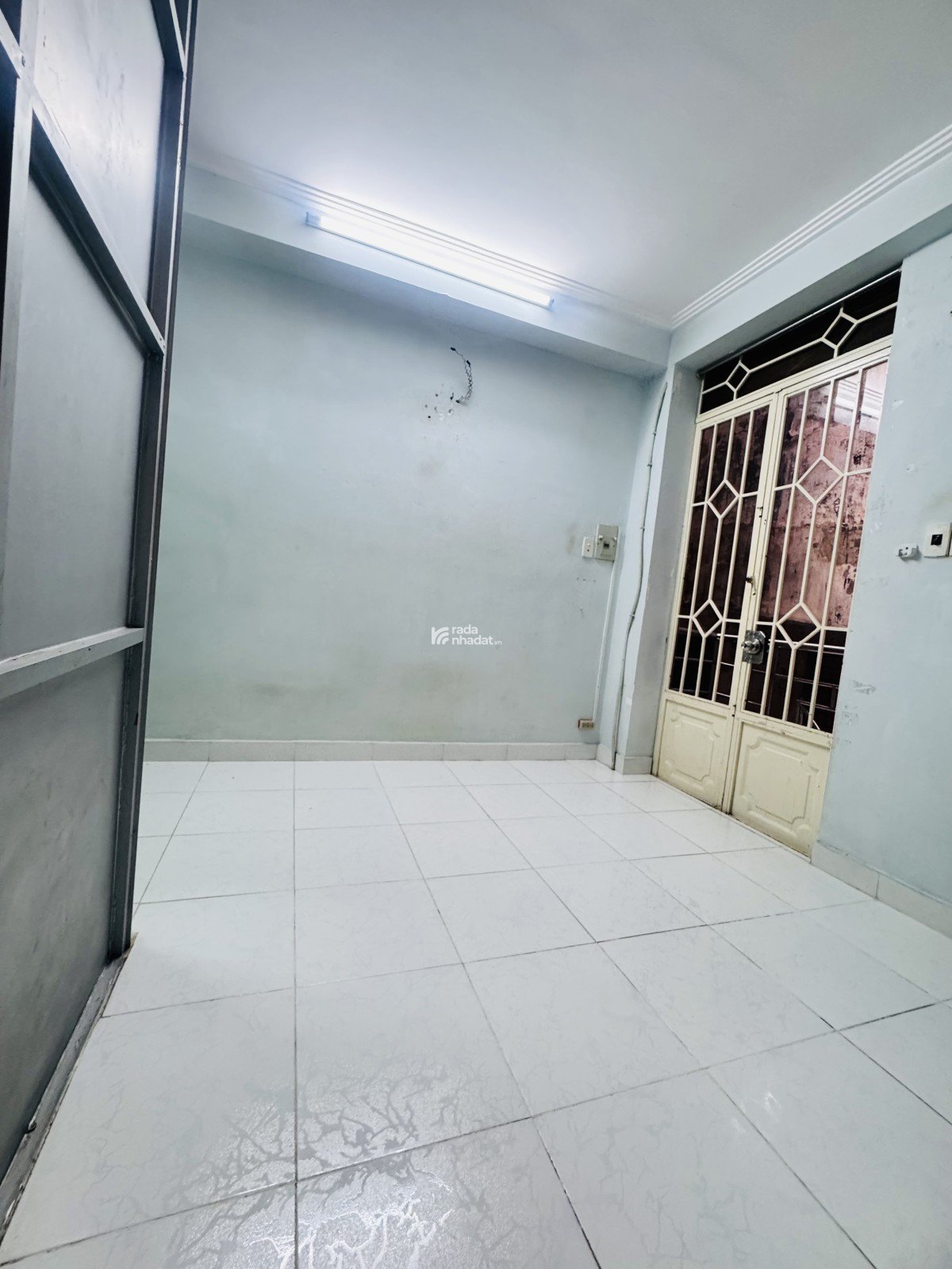 ĐIỆN BIÊN PHỦ - GẦN BÀN CỜ - 3 TẦNG Ở TỐT - CÁCH HẺM XE HƠI VÀI BƯỚC CHÂN - GIÁ 3.28 TỶ TL.