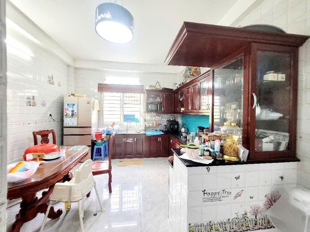 Nhà đẹp 4 tầng Nguyễn Hồng Đào  Phường14  Tân Bình  hẻm xe hơi thông 4.2x21m  Giá 11.5 Tỷ