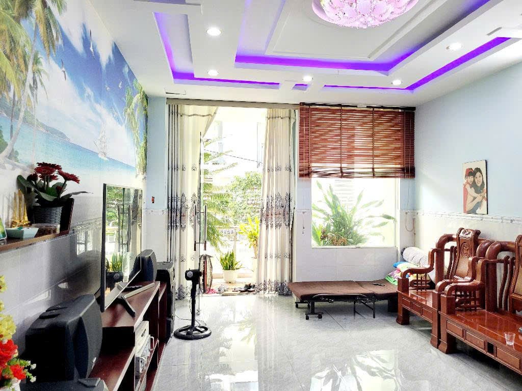 Nhà đẹp 4 tầng Nguyễn Hồng Đào  Phường14  Tân Bình  hẻm xe hơi thông 4.2x21m  Giá 11.5 Tỷ