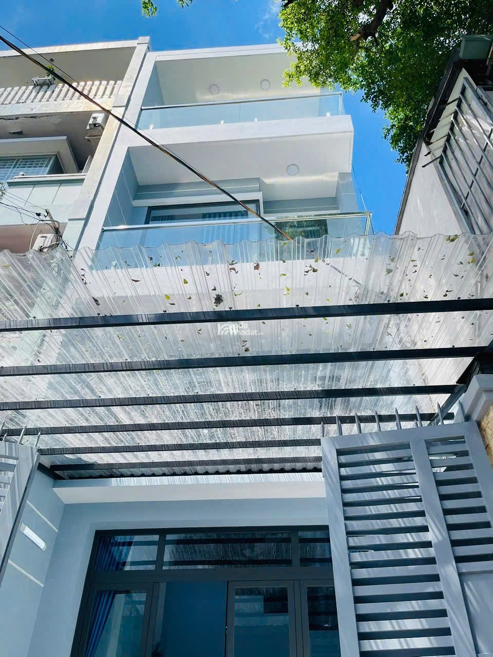 NHÀ ĐẸP GẦN MẶT TIỀN TÂN HƯƠNG GIÁ CỰC TỐT