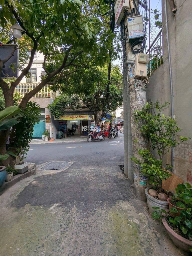 Lô góc hiếm có khó tìm nhà C4 1 sẹc ngay hông Q1,ngã 4 hàng Xanh 82M2 Nở Hậu Phát Lộc