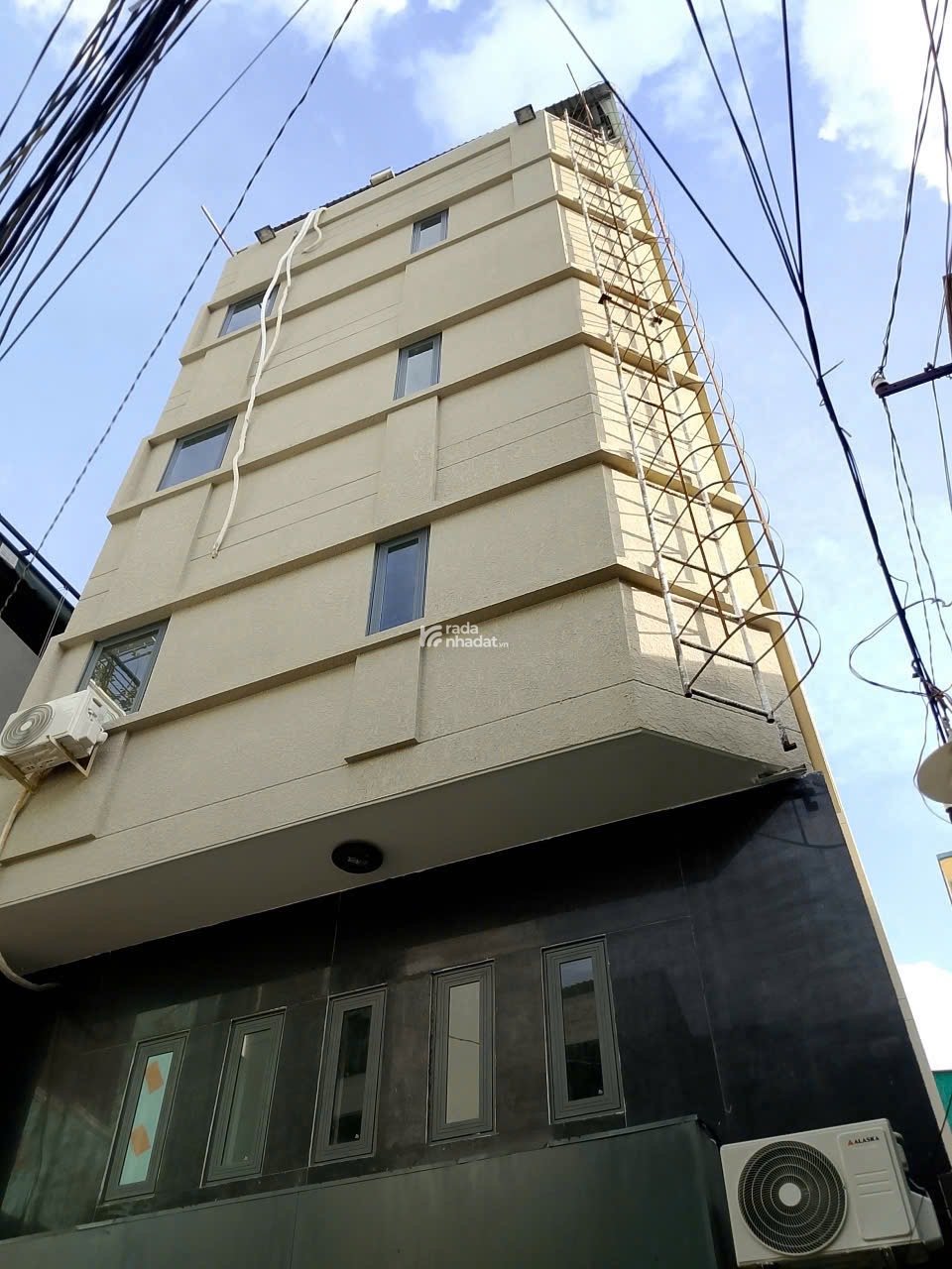 CHÍNH CHỦ CẦN BÁN CĂN HỘ DỊCH VỤ CAO CẤP Mới xây Sát mặt tiền XVNT -15 phòng - Giá 17.45 Tỷ Bớt Lộc