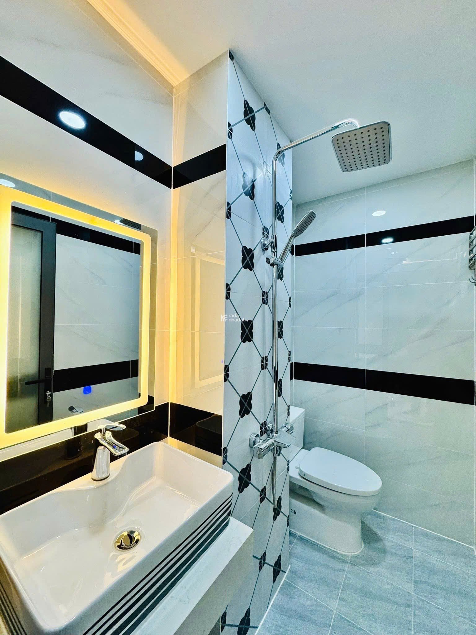 Bán nhà hẻm 84/2 Huỳnh Khương An P.5 Gò Vấp, DT 5x9m, 5 tầng. Giá 9,8 tỷ TL