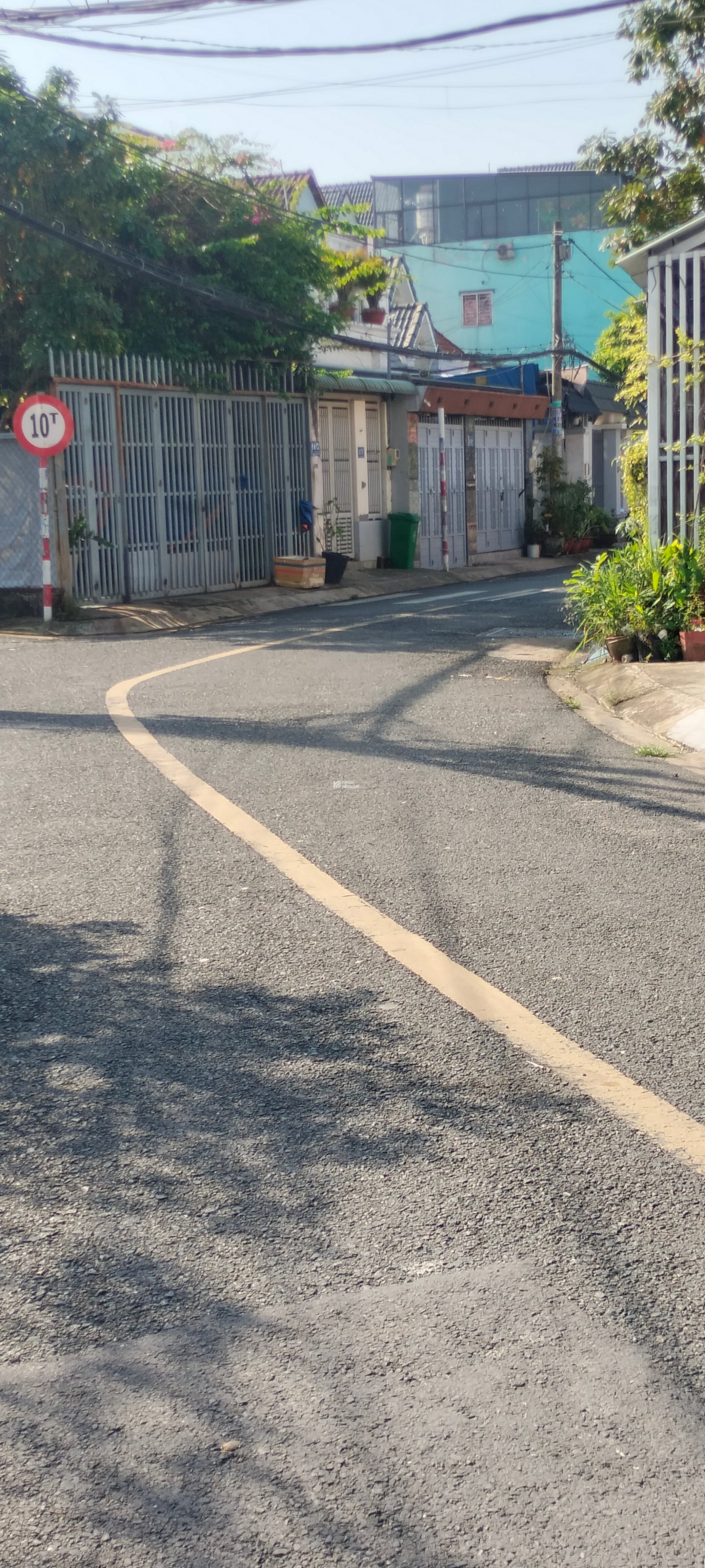 Bán Lô Đất Cực Đẹp Lô Góc.Thị Trấn Hóc Môn. 65m2, Ngang 4.65m. Đường 7m Thông ,150m CA Huyện 