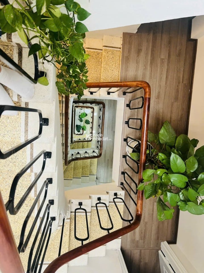 BÁN NHÀ Ở CẦU GIẤY - 44M2 - OTO TRÁNH NHAU ĐỖ CỬA NHÀ - KINH DOANH ĐỈNH